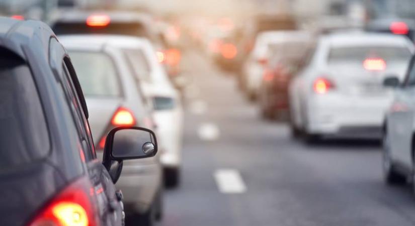 Ennek nem fognak örülni a magyar autósok! Keddtől lép életbe a változás