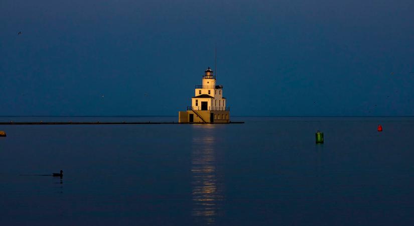 40 szabályos kört fedeztek fel a tó felszíne alatt, azonnal vizsgálni kezdték