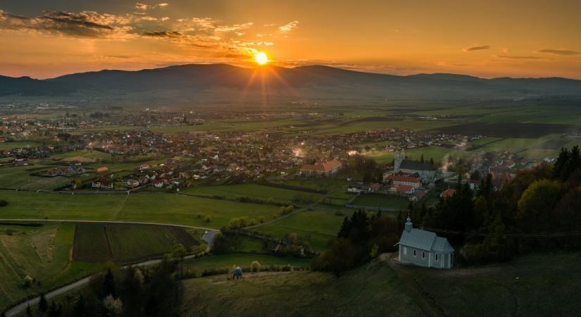 Megbírságolták a csíksomlyói pásztort, de nem azért, mert a kutyái emberre támadtak