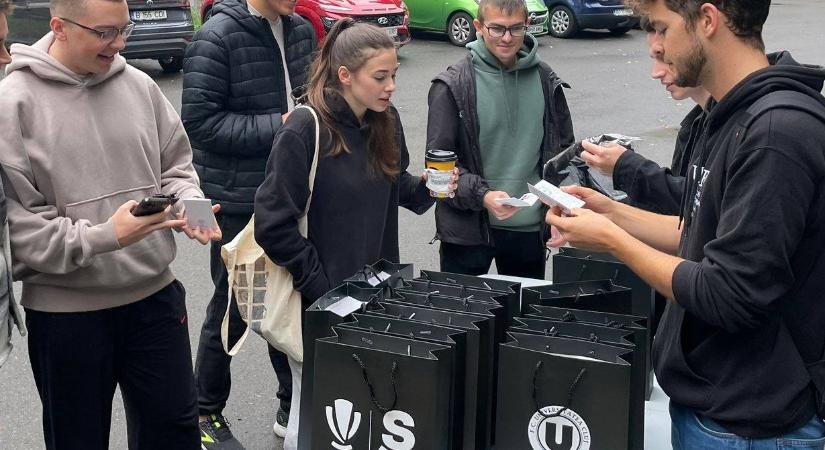 Eltrágárkodták az egyetemistáknak szánt kampányt a Kolozsvári Universitatea szurkolói