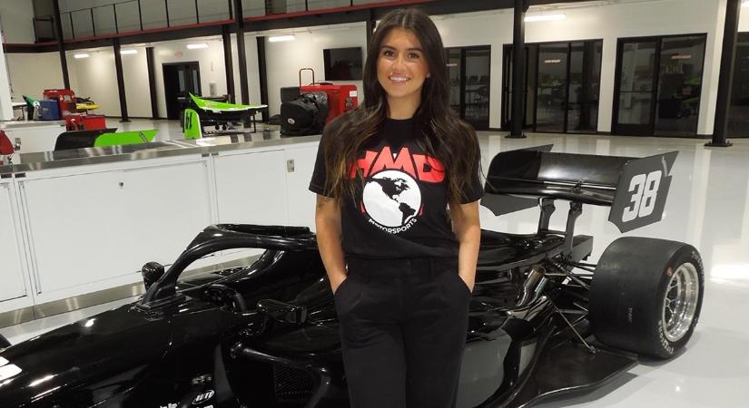 HIVATALOS: Hailie Deegan teljes szezonra aláírt az IndyCar előszobájába