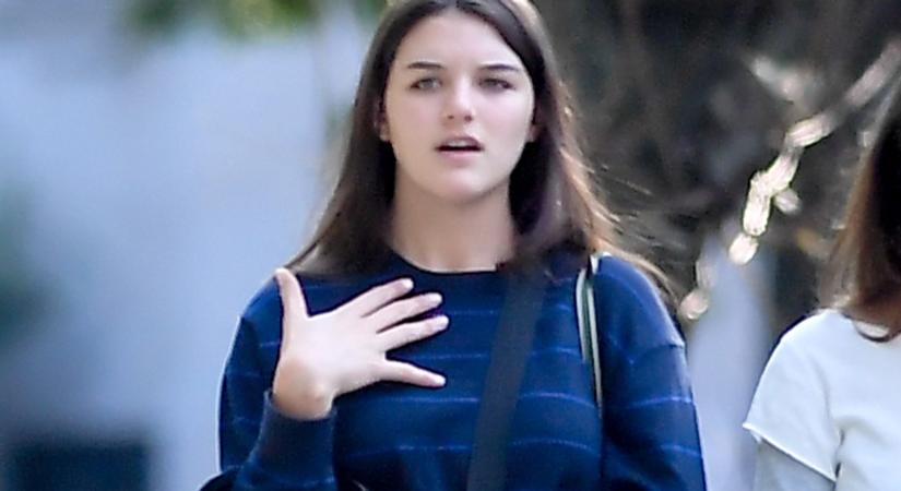 Úgy néz ki, mintha híres édesanyja, Katie kiköpött mása lenne: friss fotók a 18 éves Suri Cruise-ról