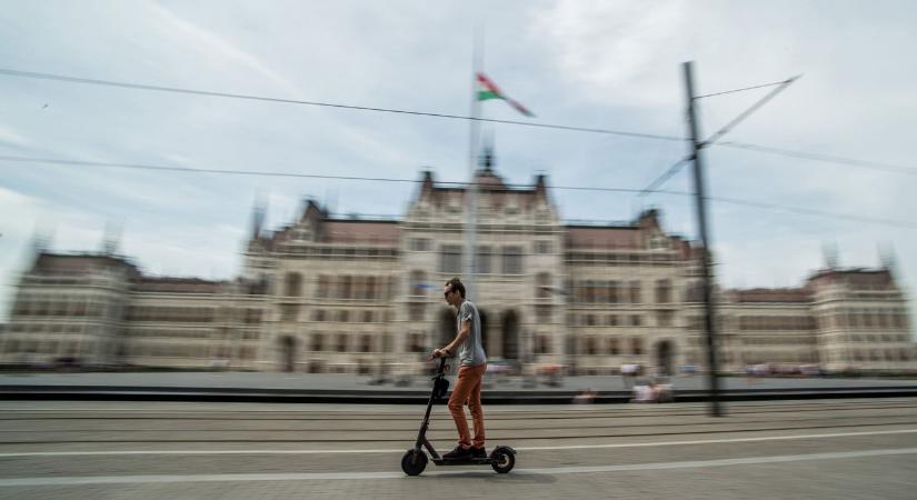 Ittas vezetés elektromos rollerrel: így büntethetnek meg