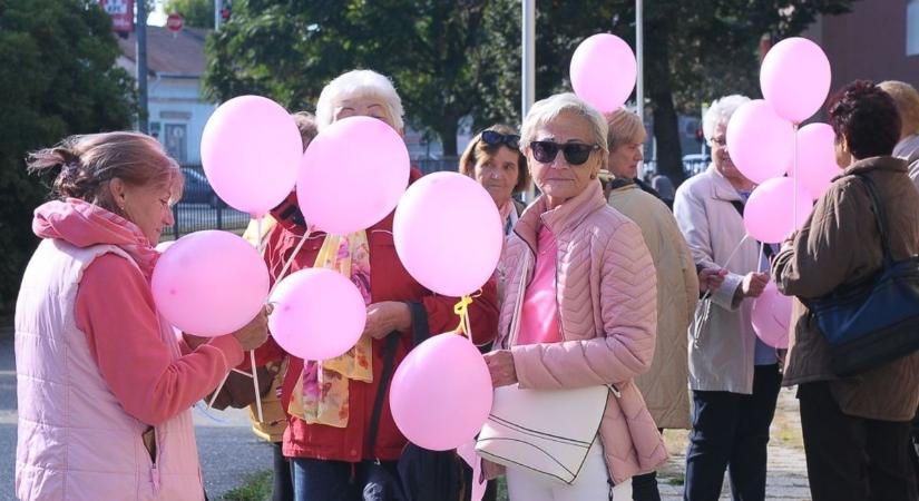 Rózsaszín séta a mellrák elleni küzdelem jegyében