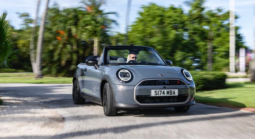 Aranyos és szeles a megújult MINI Cooper Cabrio