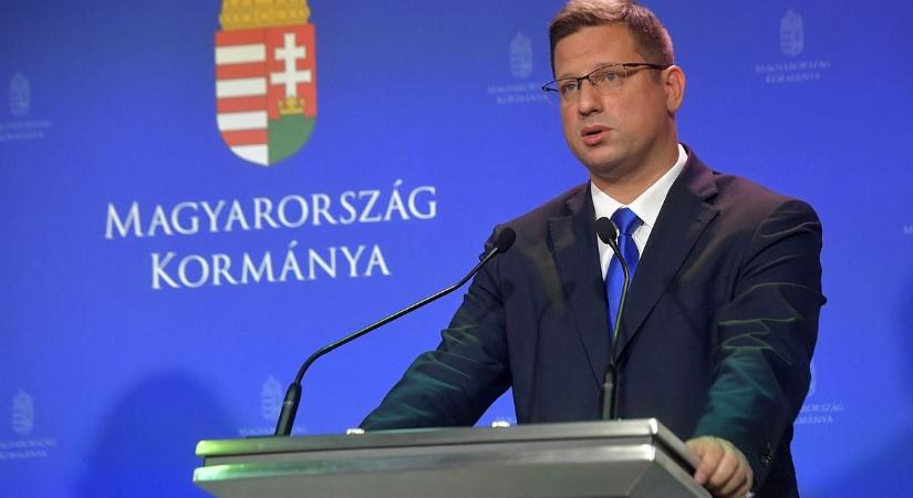 Ismét kormányinfo: sajtótájékoztatót tart szerdán Gulyás Gergely és Vitályos Eszter