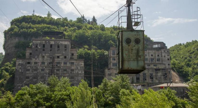 Ezek után még a reggeli dugó is vonzóbb lesz – Elképesztően veszélyesen közlekednek ebben a grúz városban