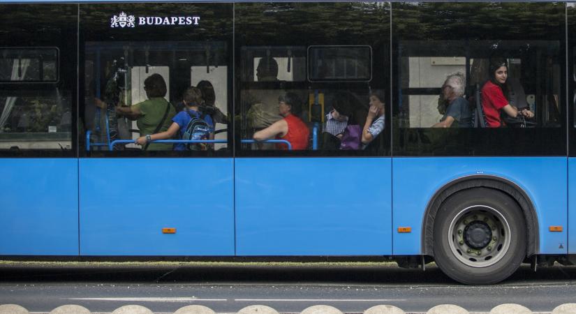 Vezetés közben telefonált a buszsofőr, vizsgálatot indított a BKV