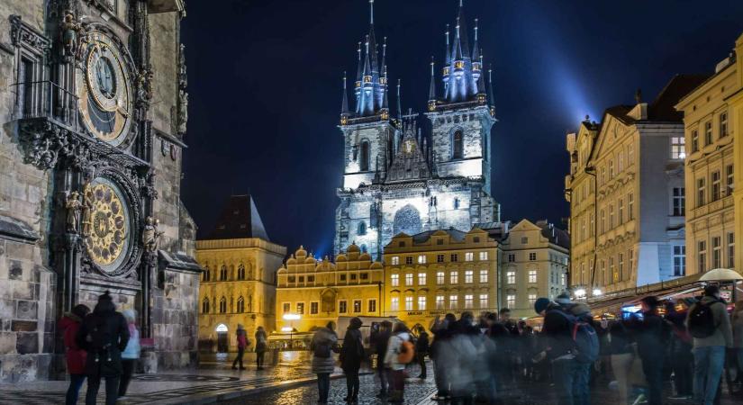 Befellegzett a prágai sörtúráknak, éjszaka szomjasak maradnak a turisták