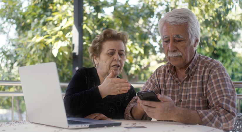 Búcsúzhatnak a magyarok az egyik legnagyobb rémálmuktól: vége a sorbanállásnak