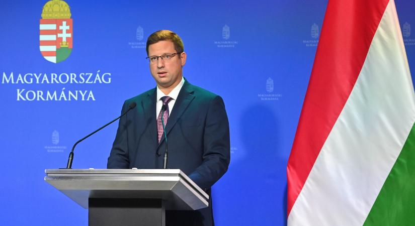 Erősen túlzott Gulyás Gergely: pont Trump alatt voltak a leggyengébbek a magyar-amerikai kapcsolatok