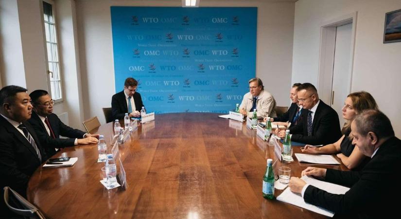 Szijjártó Péter a gazdasági semlegesség startégiáját ismertette a WTO főigazgató-helyettesének