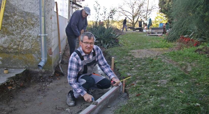 Önkéntes munkavégzés a település érdekében