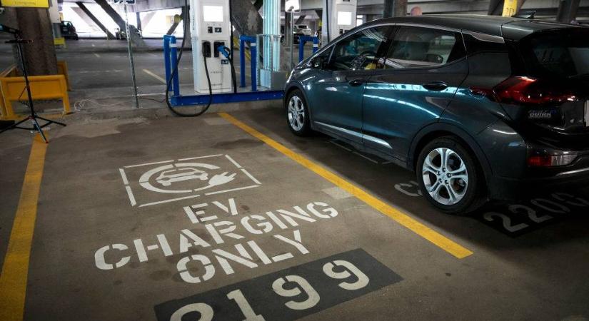 Vége a mosolyszünetnek? Fordítottak az elektromosok