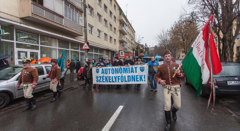 Volt magyar diákok beperlik a román államot az érettségin elért gyenge eredményeik miatt