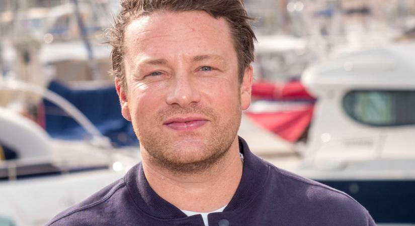Jamie Oliver fiai cuki kis séfsegédek: már készülnek az ünnepekre