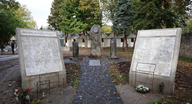 Hamarosan elkészül a szovjet hősi emlékmű a köztemetőben