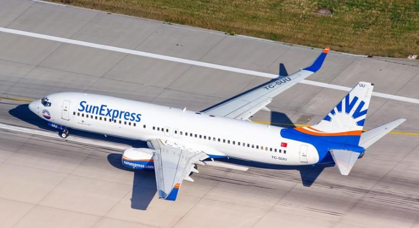 Meghalt egy utas, Budapesten szállt le a SunExpress légitársaság Düsseldorfba tartó repülőgépe