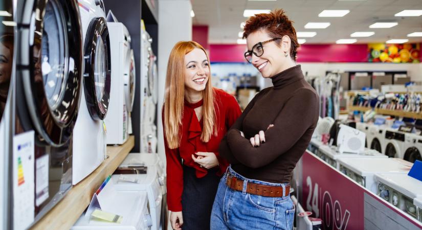 0 forintért vásárolnak méregdrága telefont, tévét magyarok tömegei: ezen azért nagyot nyernek