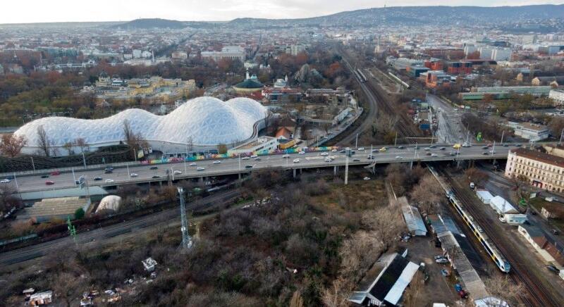 Közeleghet a jelenleg semmire sem jó Biodóm vége, újra a bontásról beszélnek