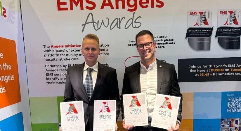 Világelsők a komáromi mentősök – elnyerték az EMS Angels Awards gyémánt fokozatát