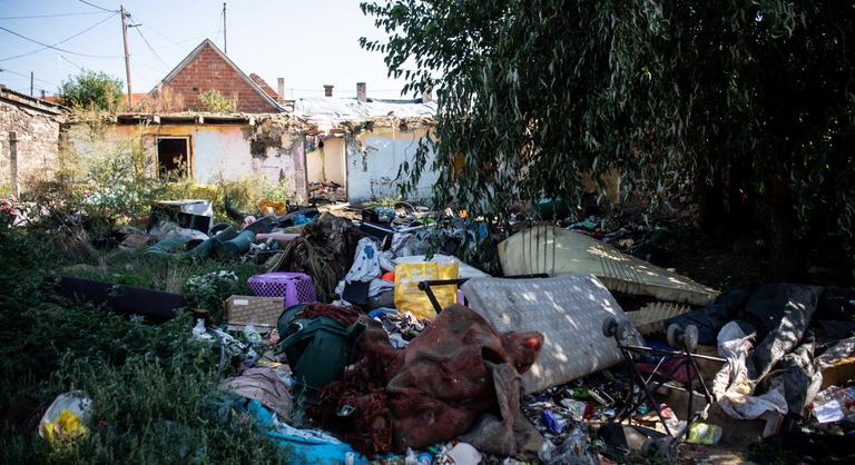 Követ a tóba – cigányok, drog, fejsze nyele