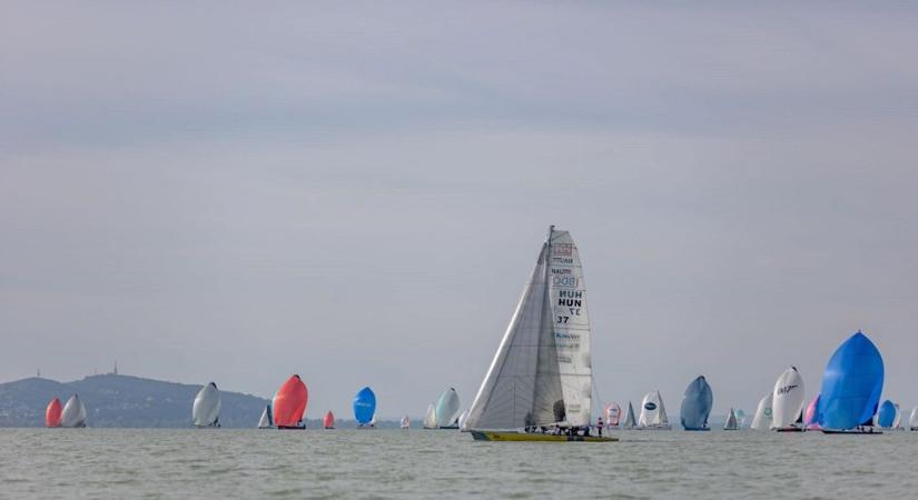 Kőkemény kihívásban volt részük a DEAC vitorlásainak a Balatonon