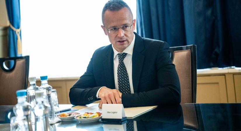 Szijjártó Péter: a transzatlanti buborékon kívül a békepártiak vannak többségben