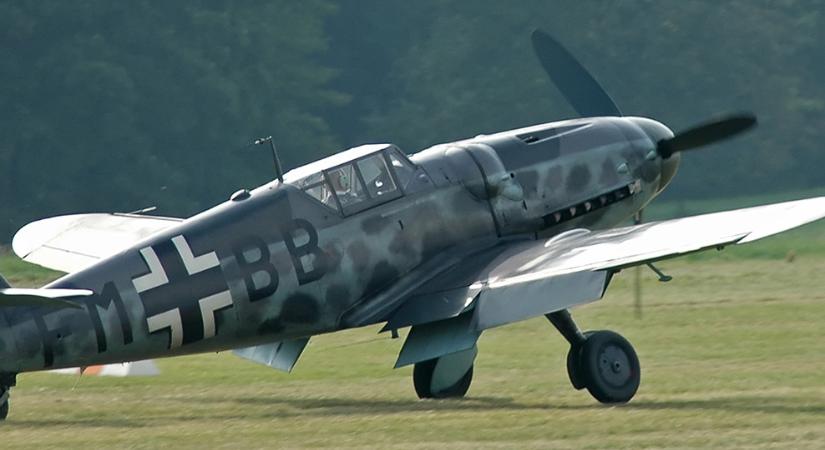 Messerschmitt 109-es repülőgép roncsait emelték ki a földből Vámosszabadi közelében