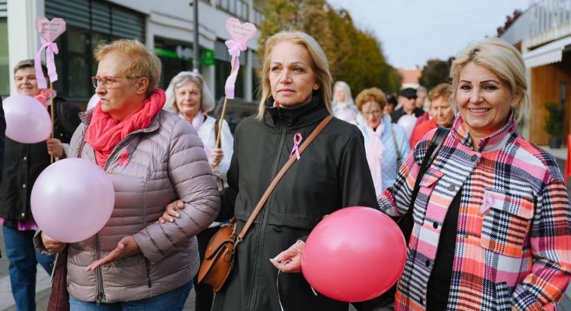 Pink sétával a mellrák ellen - fotók