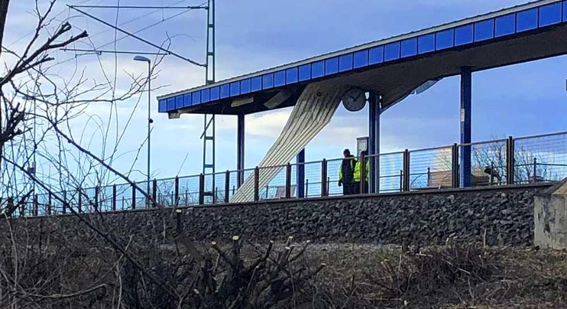 Felgyújtotta magát, majd meghalt a vasútállomás parkolójában egy idős férfi