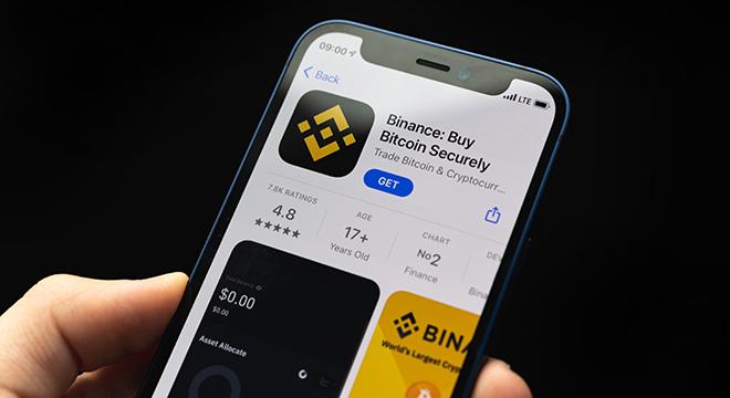 A Binance vezeti a letöltési listákat szeptemberben