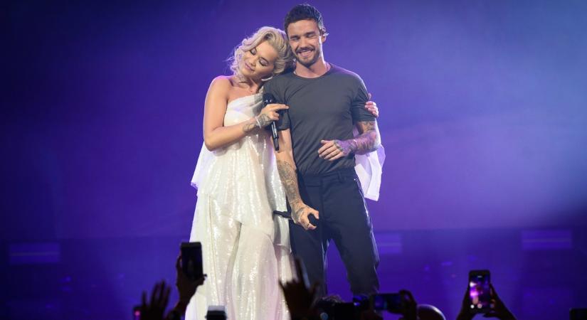 Rita Ora összeomlott saját koncertjén Liam Payne halála miatt: nem tudta elénekelni a közös dalukat - videó