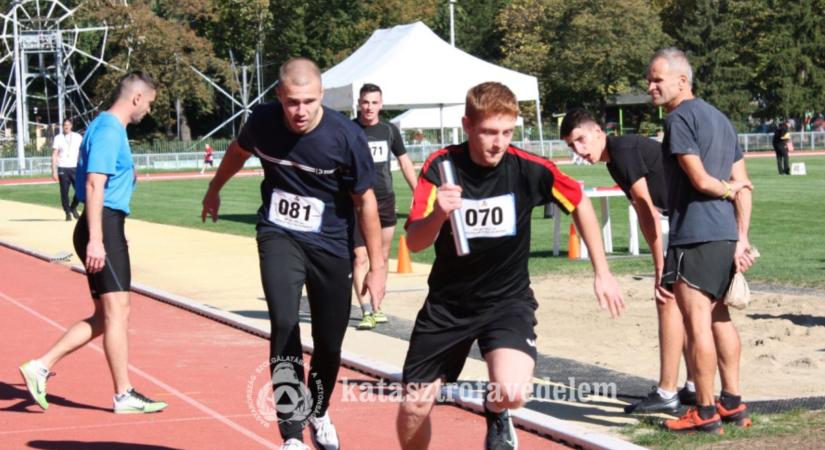 Borsodi tűzoltók lettek a legjobbak a debreceni futópályán