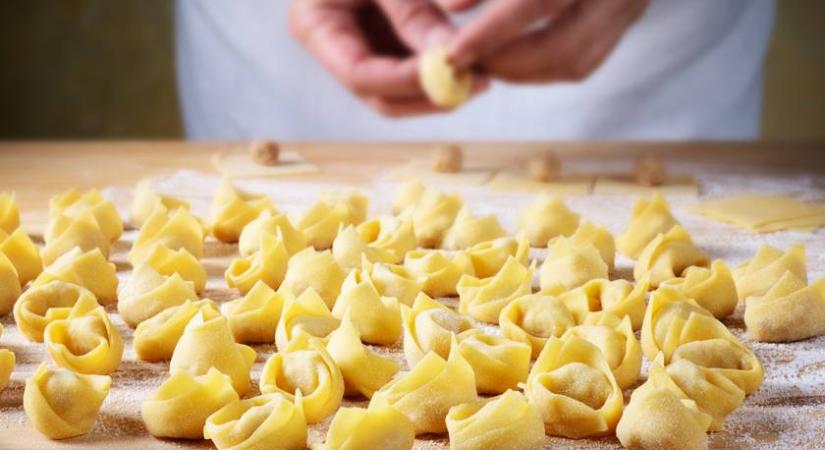 A tökéletes házi tortellini receptje: többféle töltelékkel is készítheted