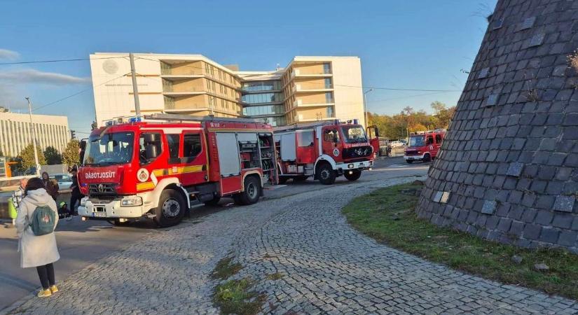 Tévesen beindult tűzjelző okozott tömegpánikot a 3-as metróban