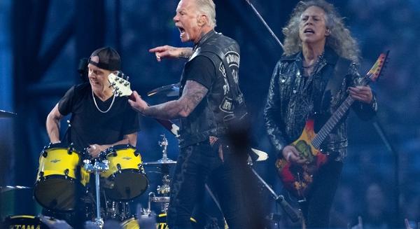 Százezer dollárral (36,8 millió forint) támogatta a Metallica a Milton hurrikán pusztítása utáni munkálatokat