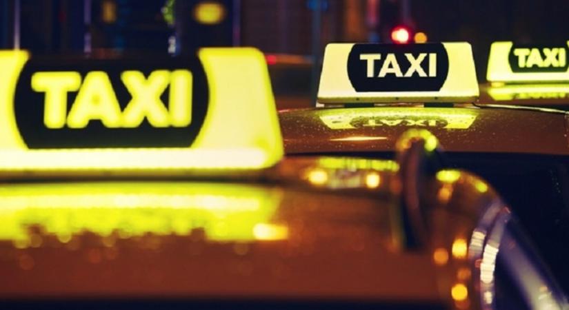 Taxiállomásokat újítanak meg a fővárosban