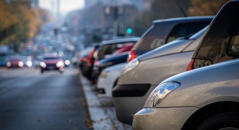 Erzsébetváros után újabb kerület szabná át a parkolást, egy kedvezmény is megszűnne