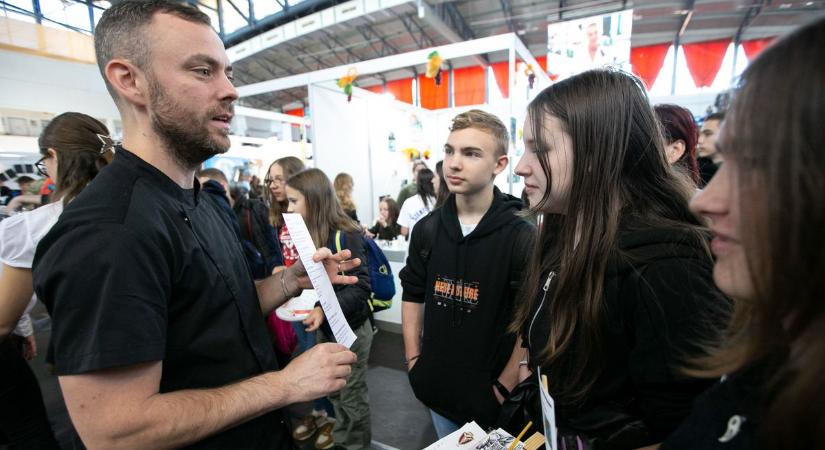 Több ezer diák pályaválasztását segíti a Jövőd a tét! kiállítás – galériával, videóval