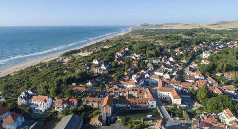 Meghalt egy csecsemő, amikor elsüllyedt egy menekülteket szállító motorcsónak a La Manche-csatornán