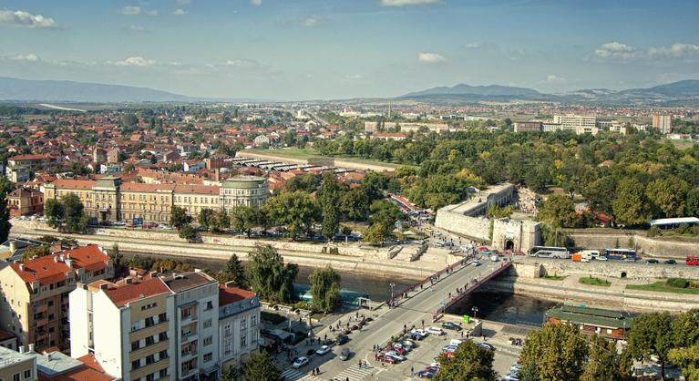 Párttámogatás nélkül, üstökösként robbant a szerb politikába a szívsebész