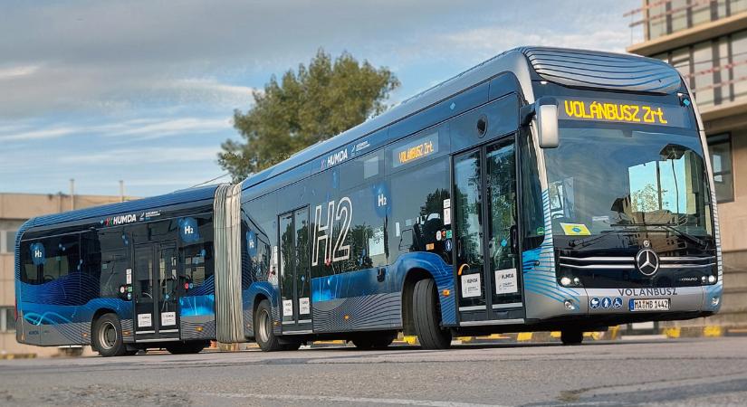 Újabb útvonalakon lehet utazni ezekkel a különleges buszokkal – fotó