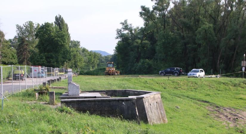 Új parkot és tavat kap Esztergom, miután elkészül a gát