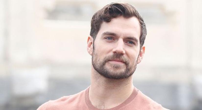 Így néz ki Henry Cavill testvére, akivel megszólalásig hasonlítanak egymásra