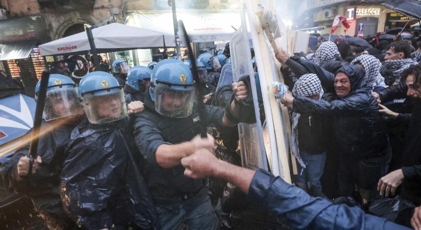 Tüntetők és rendőrök összecsapása Olaszországban