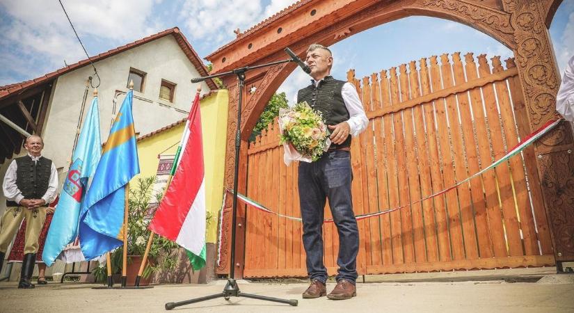 „Nemzetpolitikai családunk családfő nélkül maradt”