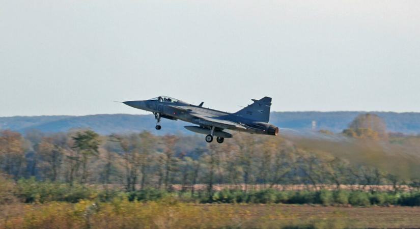 Felszállnak a Gripenek, figyelmeztetést adott ki a Magyar Honvédség