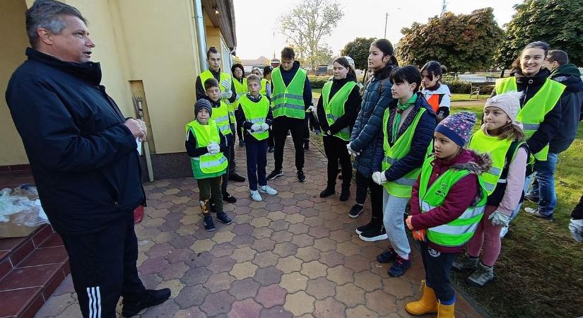 Sok önkéntes csatlakozott az őszi jubileumi nagytakarításhoz Csólyospáloson – videóval