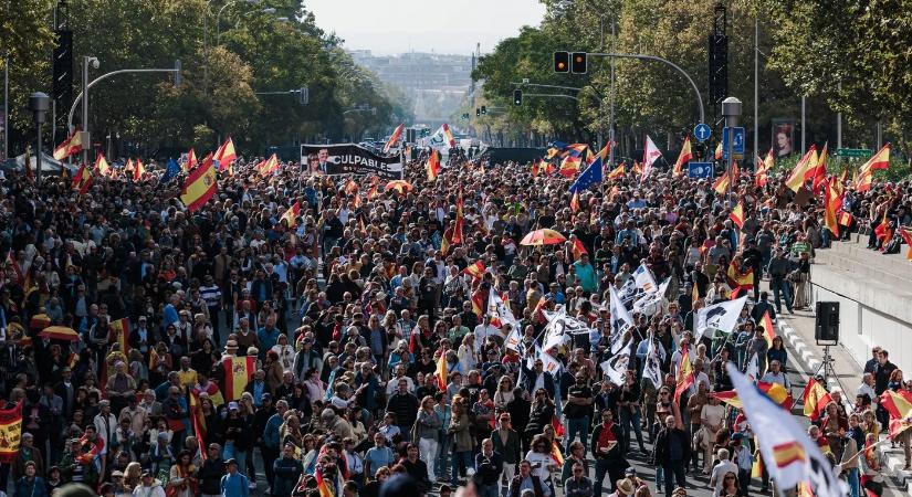 Előrehozott választásokat követelnek Spanyolországban